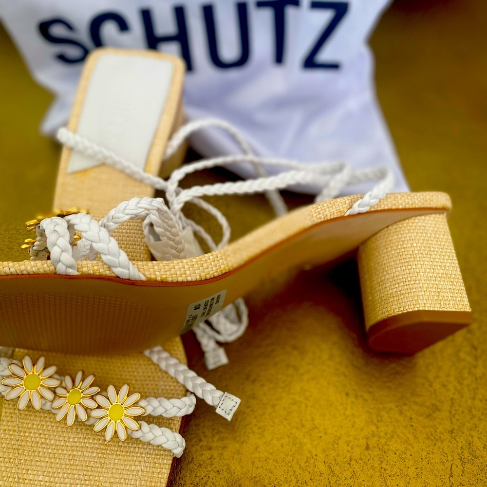 Schutz daisy sandals‎ size 10B